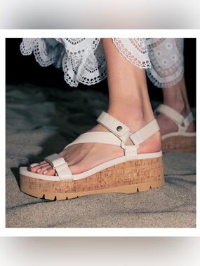 Reef vista higher Luna women’s sandals cream 8